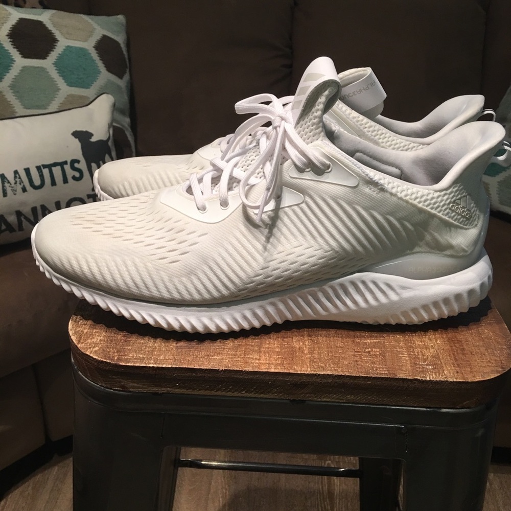 Men's Adidas Alphabounce EM Size 13 white.